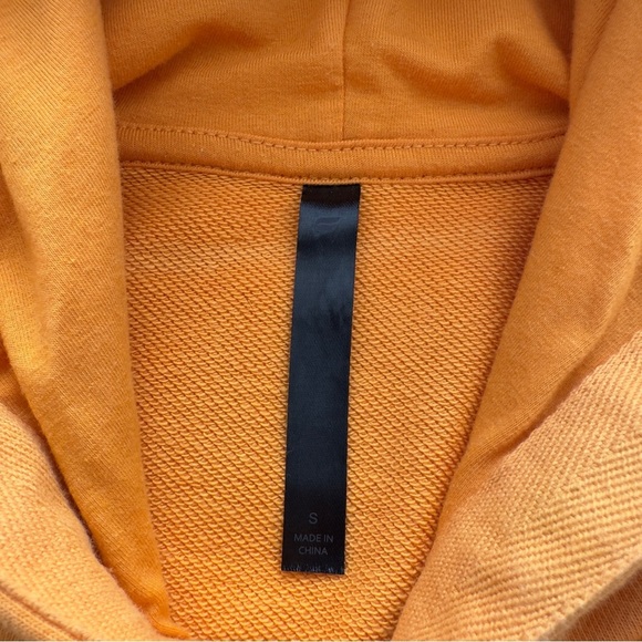 Fabletics US Mens Small Golden Ochre Lightweight Casual Pullover Sweater Hoodie - Picture 4 of 9
